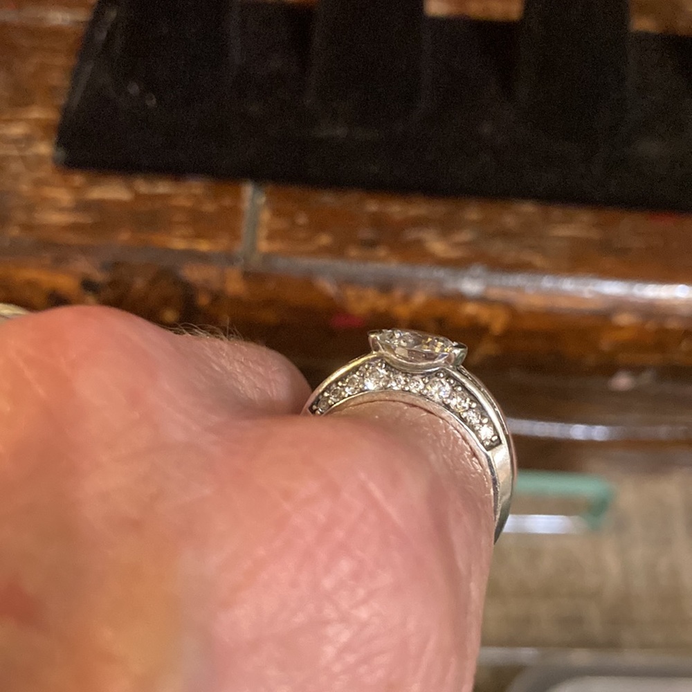Stunning 925 CZ engagement ring size 8 - Picture 7 of 8